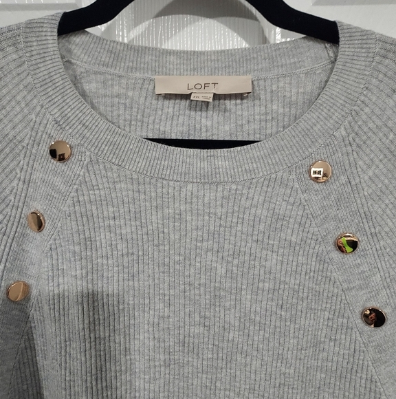 Loft Light Gray Long Sleeve Button Trim Sweater in Size XXL - Picture 4 of 12